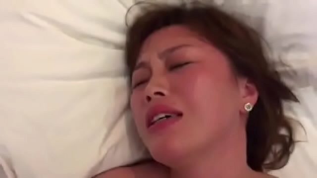愛嬌ある感じの程よいブッサイクなド素人のＢＢＡのセフレ？とホテルでハメ撮りｗ【無修正】