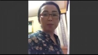 【四十路】全裸で自ら撮影でアソコを弄ってしまう普通の一般人BBAの無修正モザイクなしアダルト動画