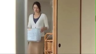 【三十路】ご婦人で綺麗なおばさんが隣人の男にレイプされる